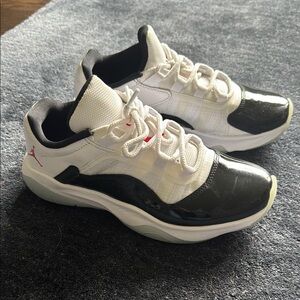 Air Jordan 11 CMFT low Black and White womens size 6.5